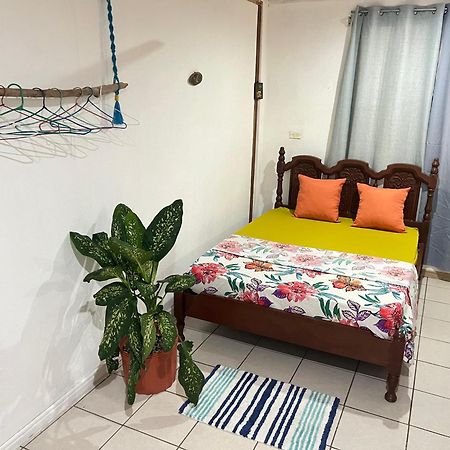 Mochis Apartment Quepos Luaran gambar