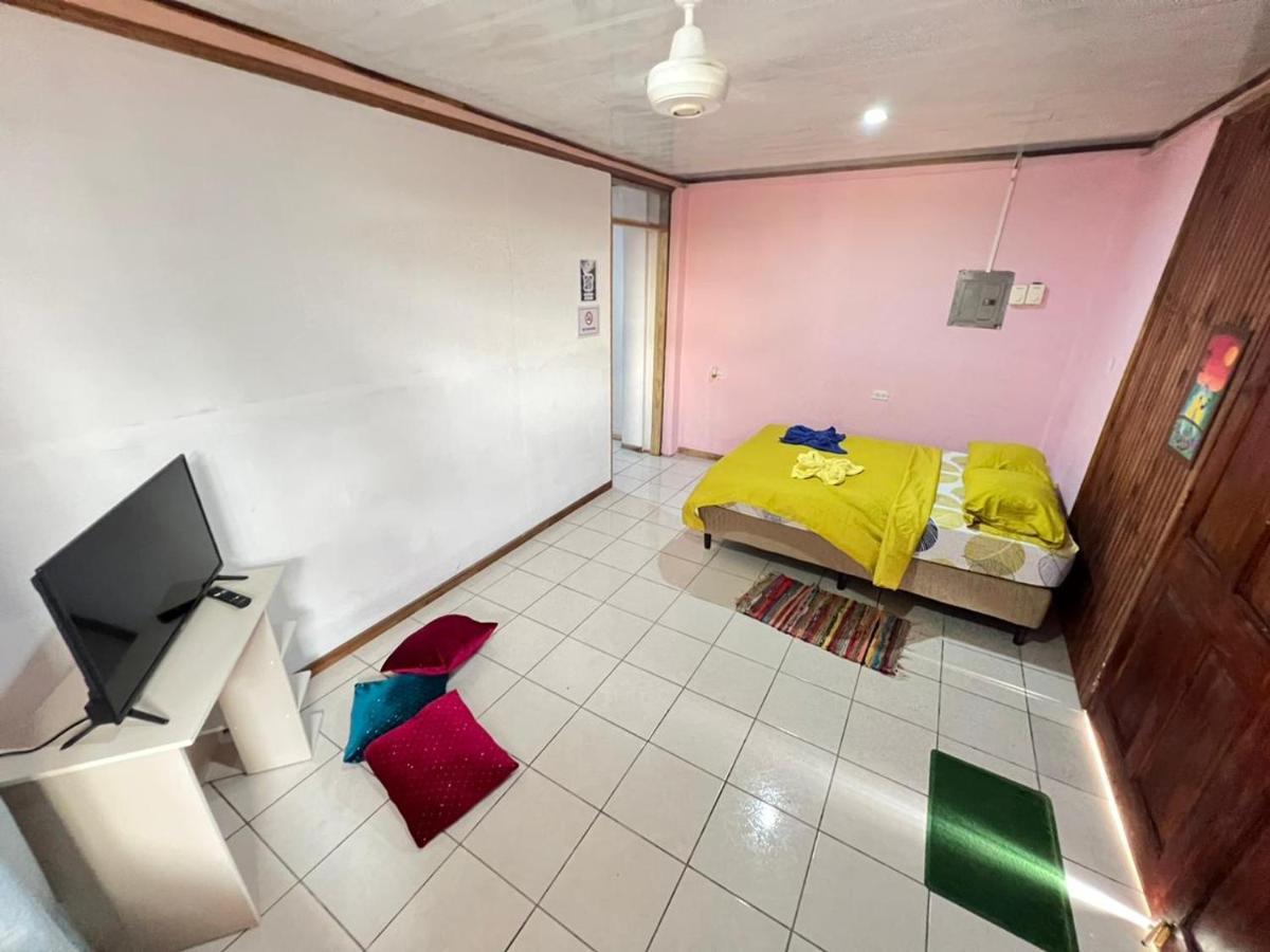 Mochis Apartment Quepos Luaran gambar