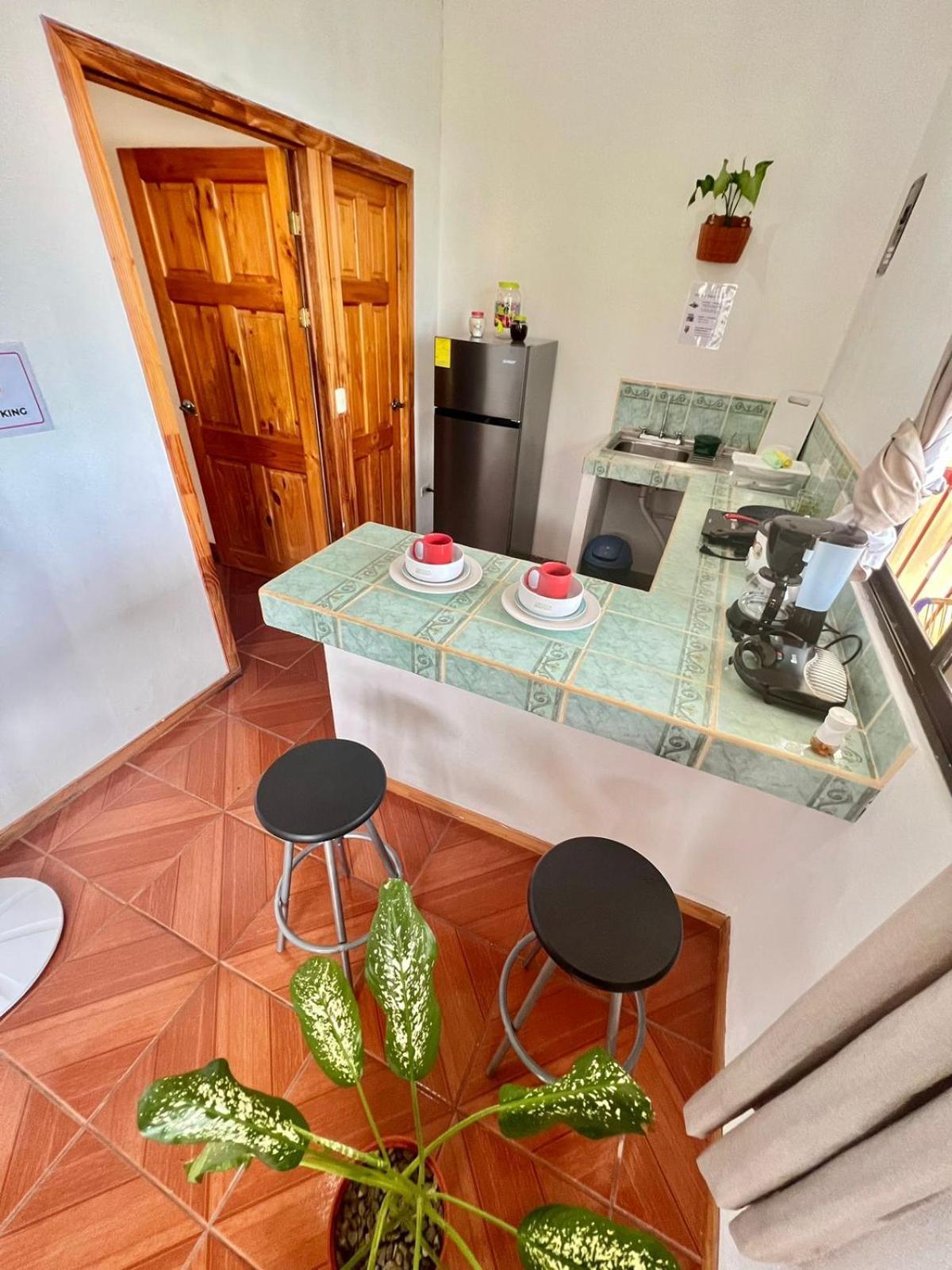 Mochis Apartment Quepos Luaran gambar