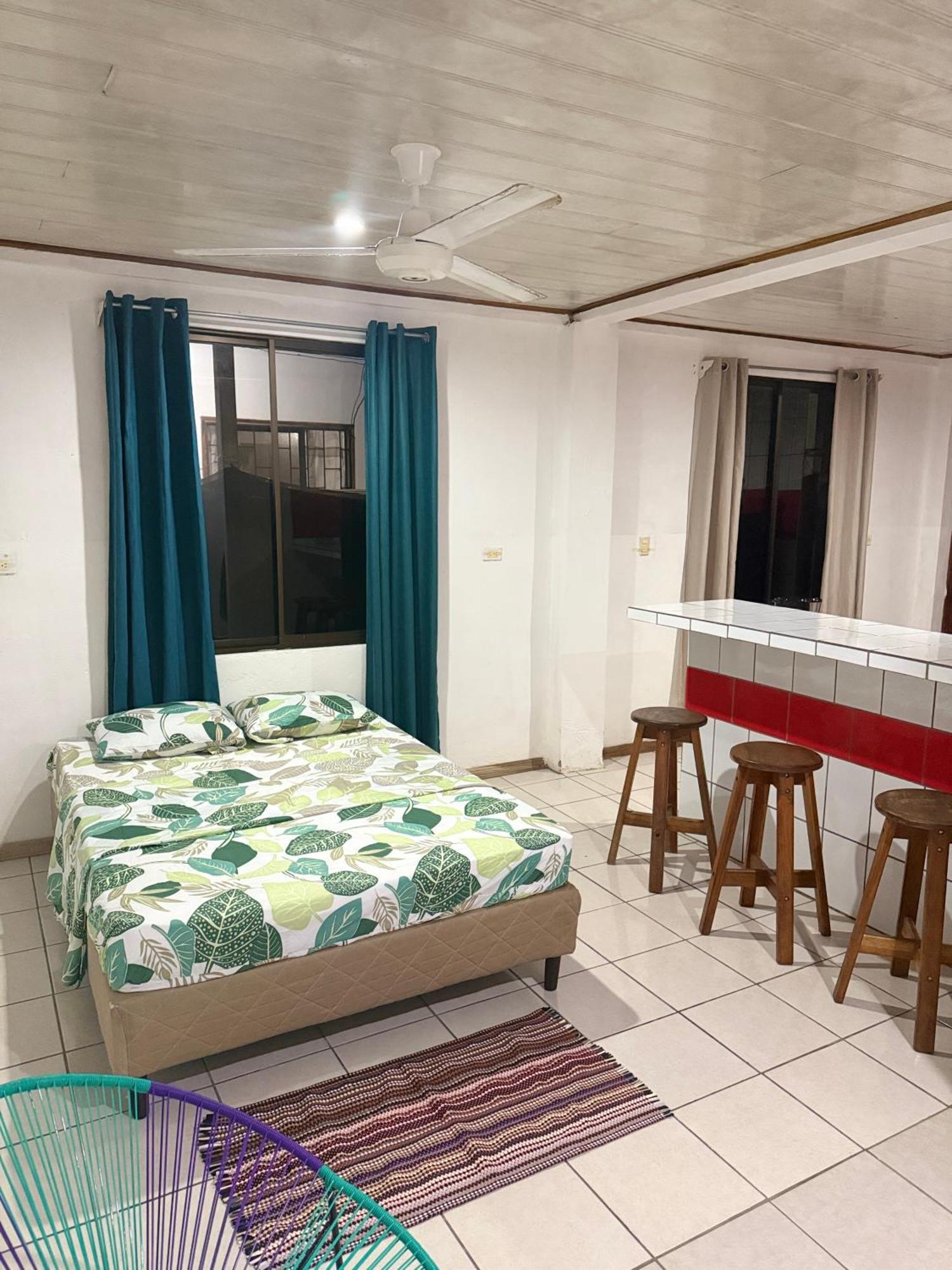 Mochis Apartment Quepos Luaran gambar